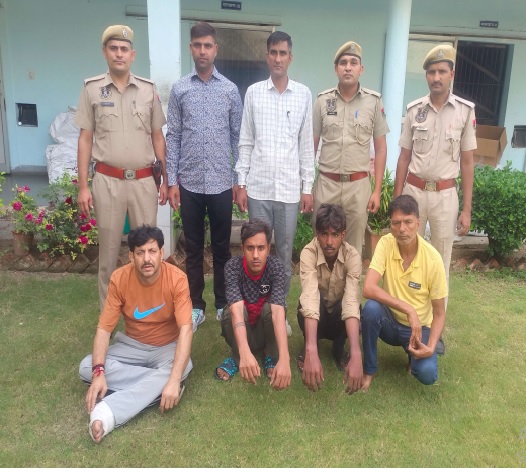 नकली देशी घी और विभिन्न कंपनियों के नकली उत्पाद बनाने और बेचने वाले मुख्य आरोपित सहित चार आरोपित गिरफ्तार