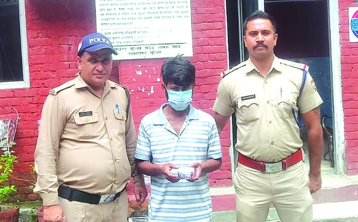 पुलिस गिरफ्त में आरोपित