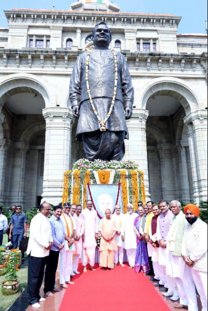 लोक भवन में मुख्यमंत्री