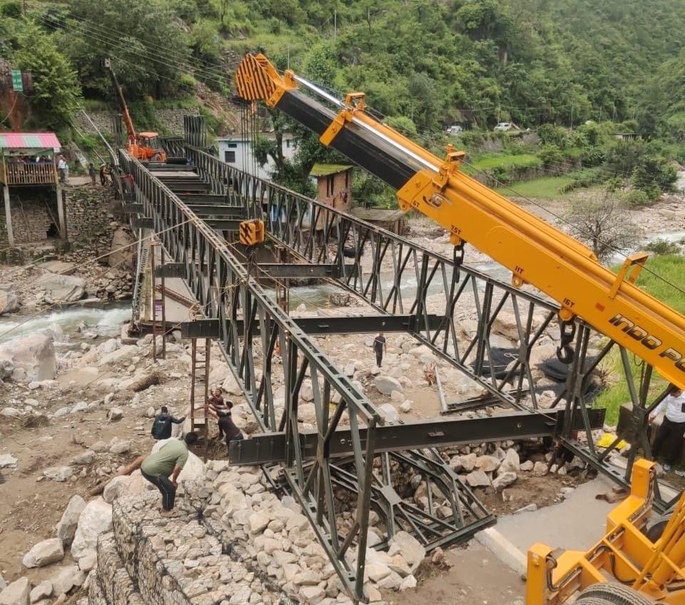 पाबों के समीप कलगड़ी में बैली ब्रिज निर्माण का कार्य तीव्र गति से चलता हुआ पाबों के समीप कलगड़ी में बैली ब्रिज निर्माण का कार्य तीव्र गति से चलता हुआ