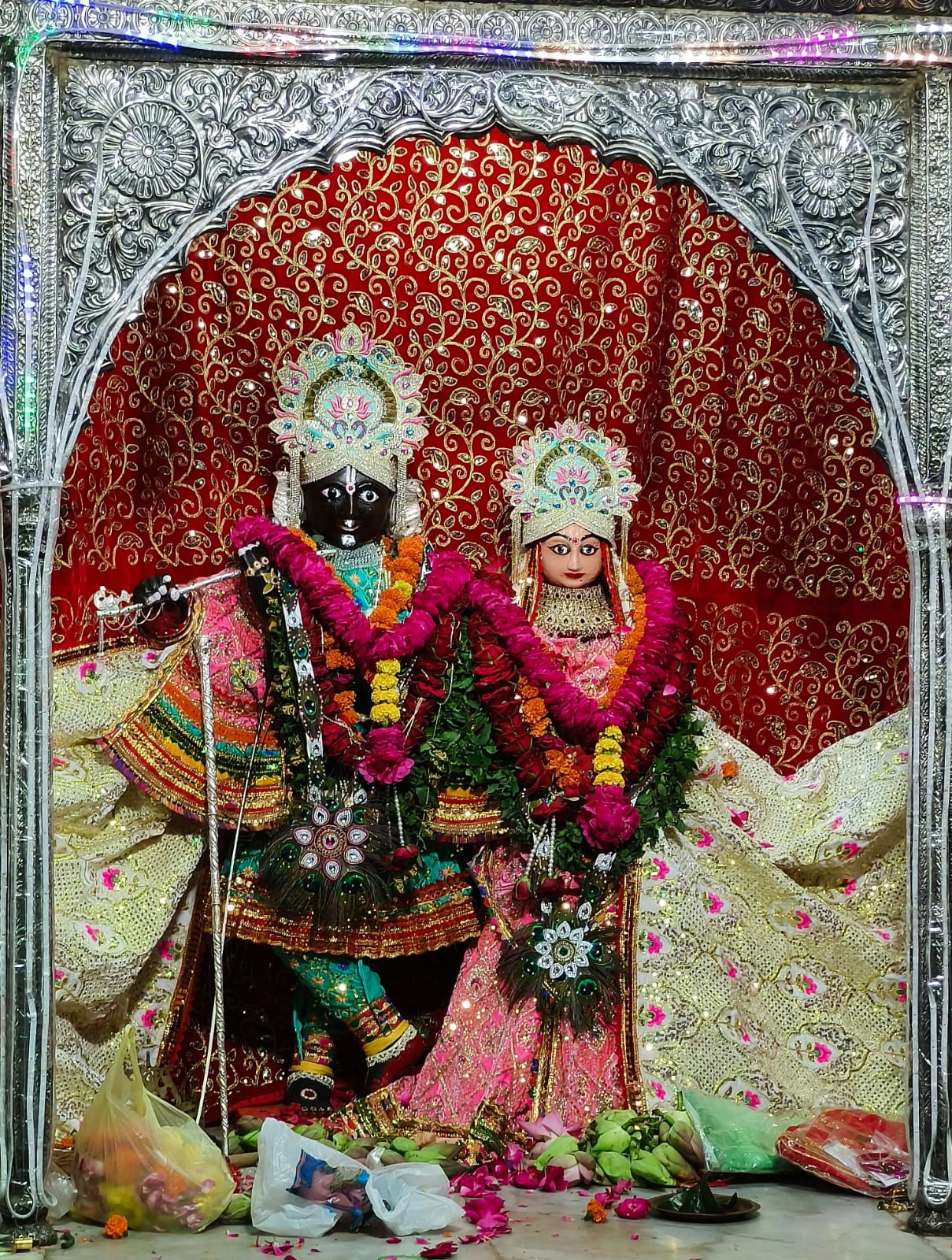 भगवान श्री जुगल किशोर जी भगवान श्री जुगल किशोर जी