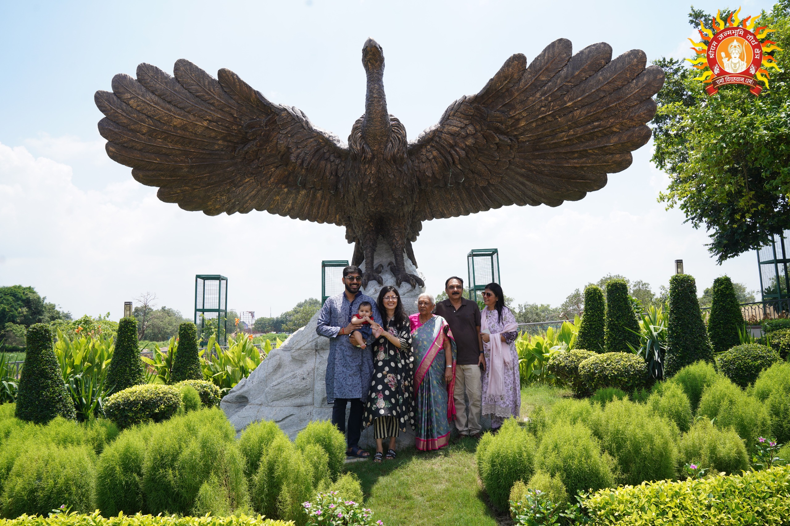 व्यक्तिगत दौरे पर राज्यपाल आनंदीबेन पटेल पहुंची राम जन्मभूमि मंदिर, किया दर्शन पूजन