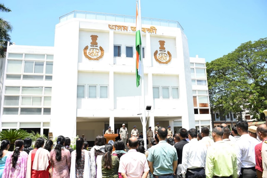 असम पुलिस मुख्यालय में आयोजित शोक सभा का दृश्य