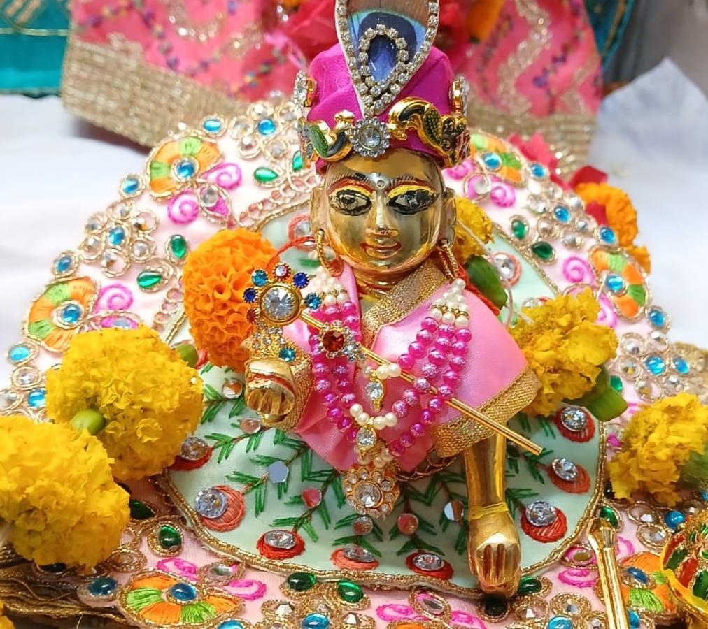 मंदिरों में प्रतिमा का श्रृंगार