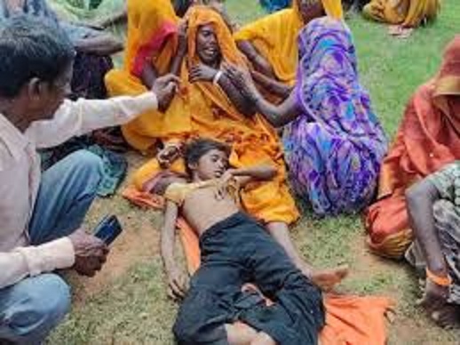 ड्राइविंग सीखने के दौरान युवक ने बच्ची काे मारी टक्कर ड्राइविंग सीखने के दौरान युवक ने बच्ची काे मारी टक्कर