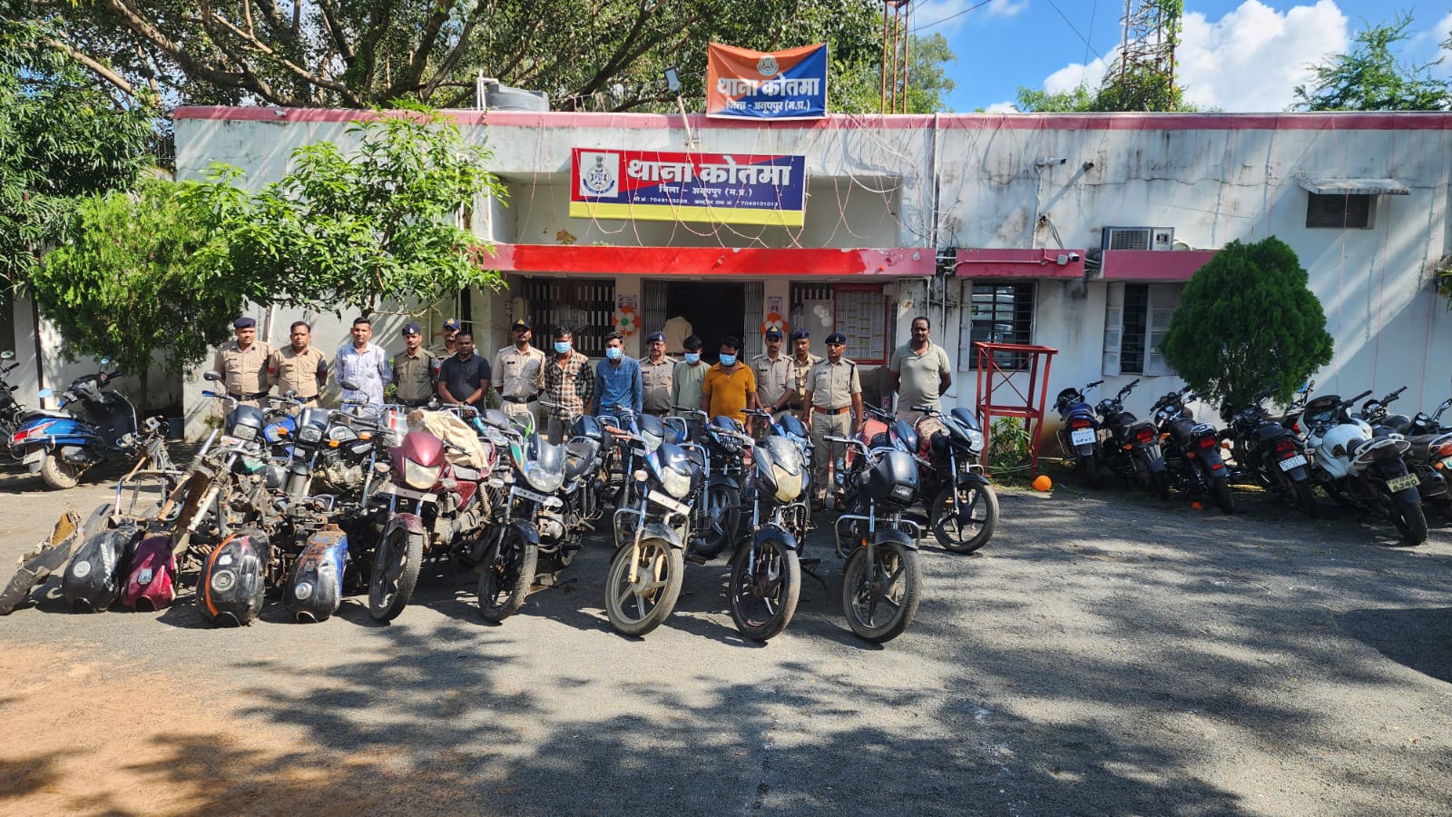 गिरफ्तार अरोपित गिरफ्तार अरोपित