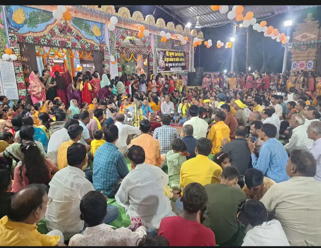 प्राचीन श्री राम मंदिर में भक्तों का जनसैलाब।