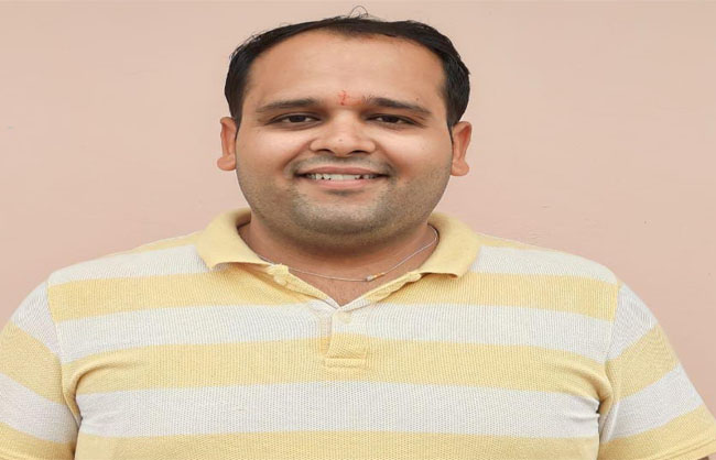 युवा कवि ओशिन शुक्ला ‘साक्षी’ युवा कवि ओशिन शुक्ला ‘साक्षी’
