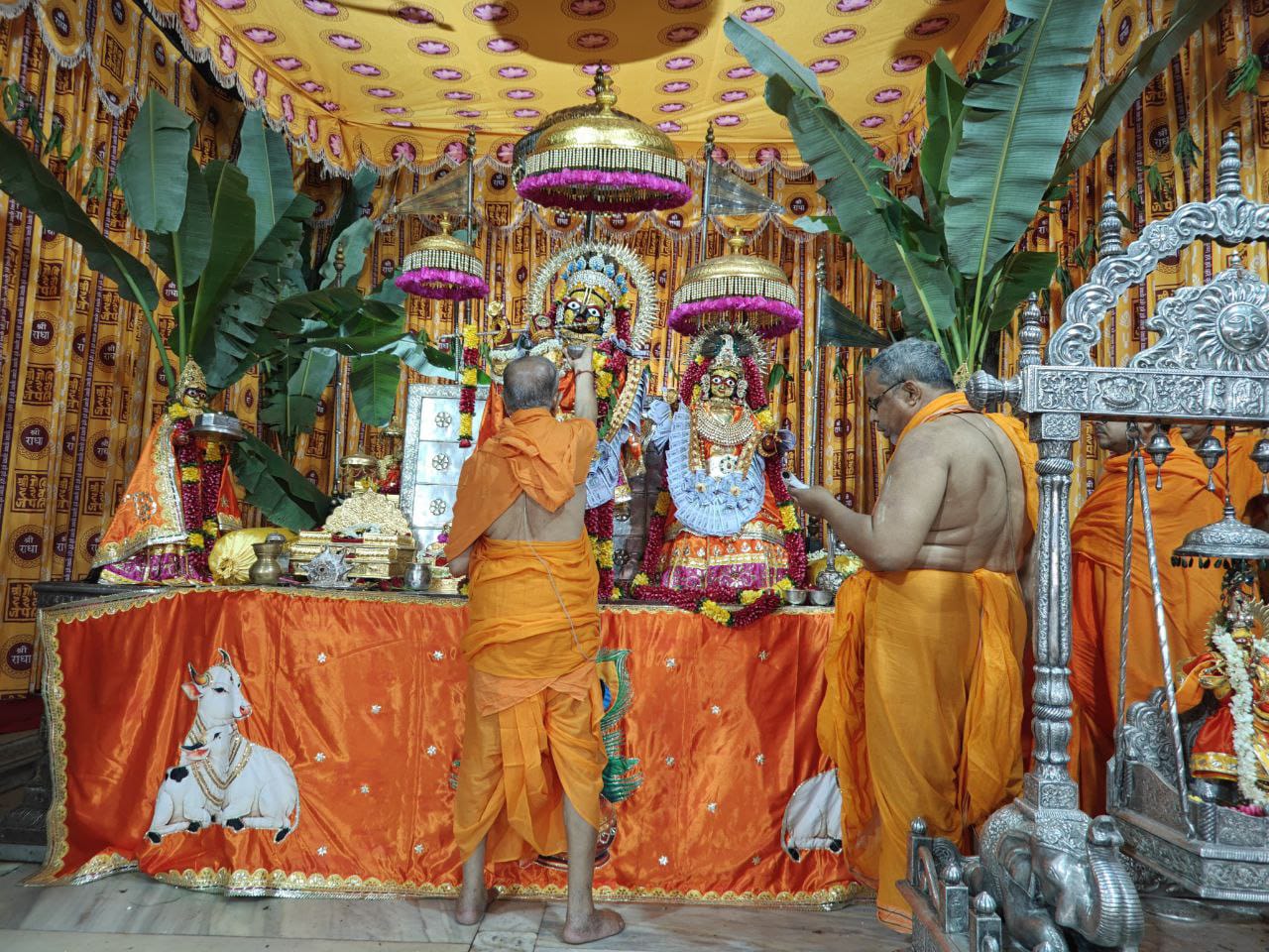 नंदोत्सव में आनंद बरसाकर नगर भ्रमण पर निकले श्री गोविंद देवजी,