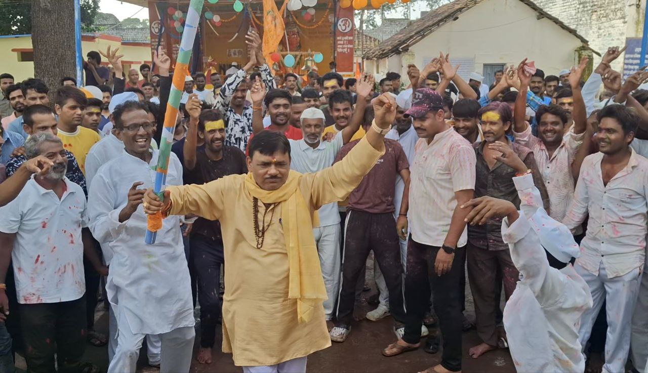दमोह जेल में जय कन्हैया लाल की कारागार के ताले टूटे पहरेदार बेहोश दमोह जेल में जय कन्हैया लाल की कारागार के ताले टूटे पहरेदार बेहोश