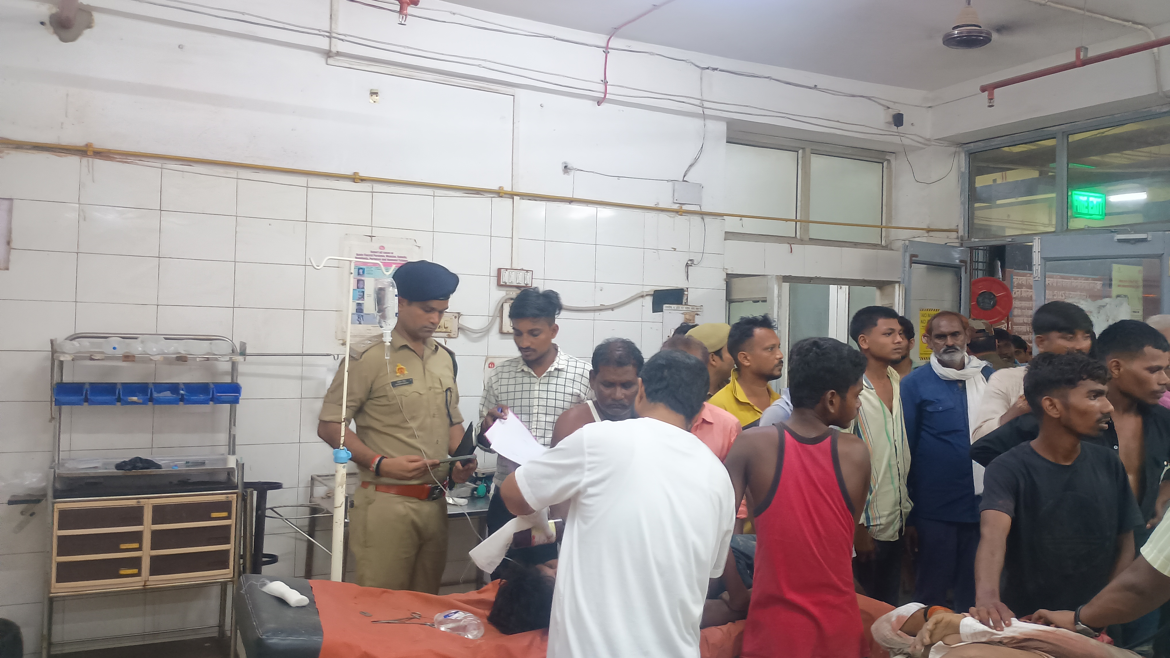 मौके पर पहुंचे क्षेत्राधिकारी शहर देवेश कुमार सिंह
