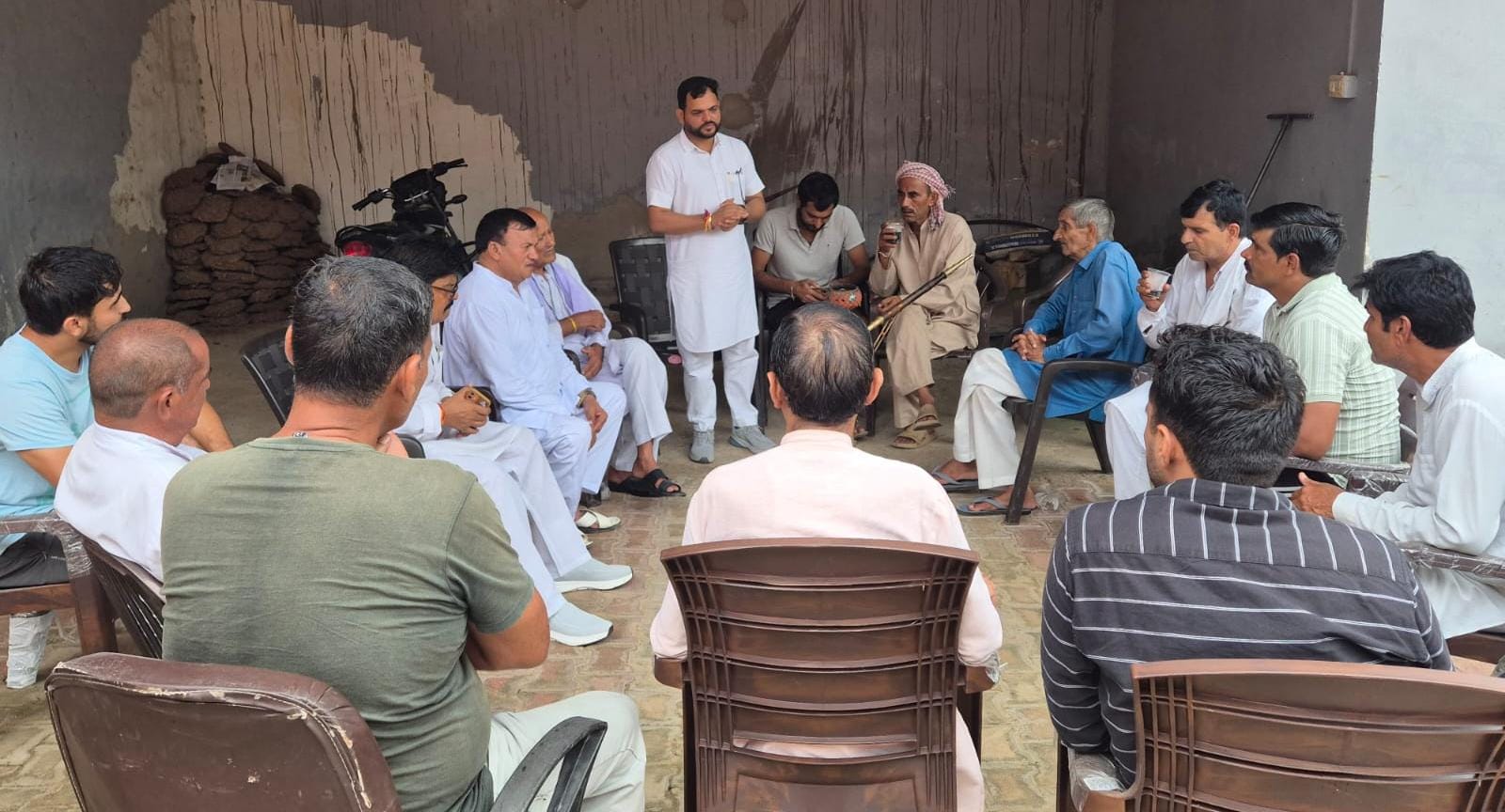 गांव नूना माजरा में नुक्कड़ सभा को संबोधित करते भूपेंद्र नफे सिंह राठी।
