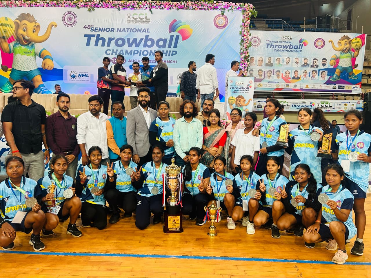 कार्यक्रम में शमिल मुख्य अतिथि देवेंद्रनाथ समेत अन्य