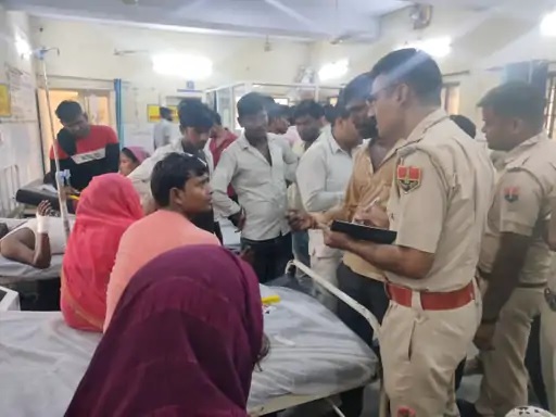 पूछताछ करती पुलिस। पूछताछ करती पुलिस।