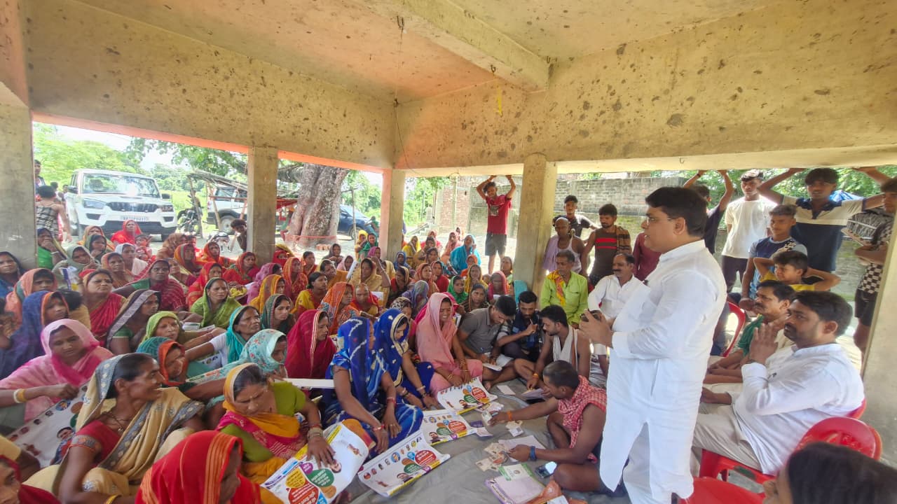 संबोधित करते अरूण यादव