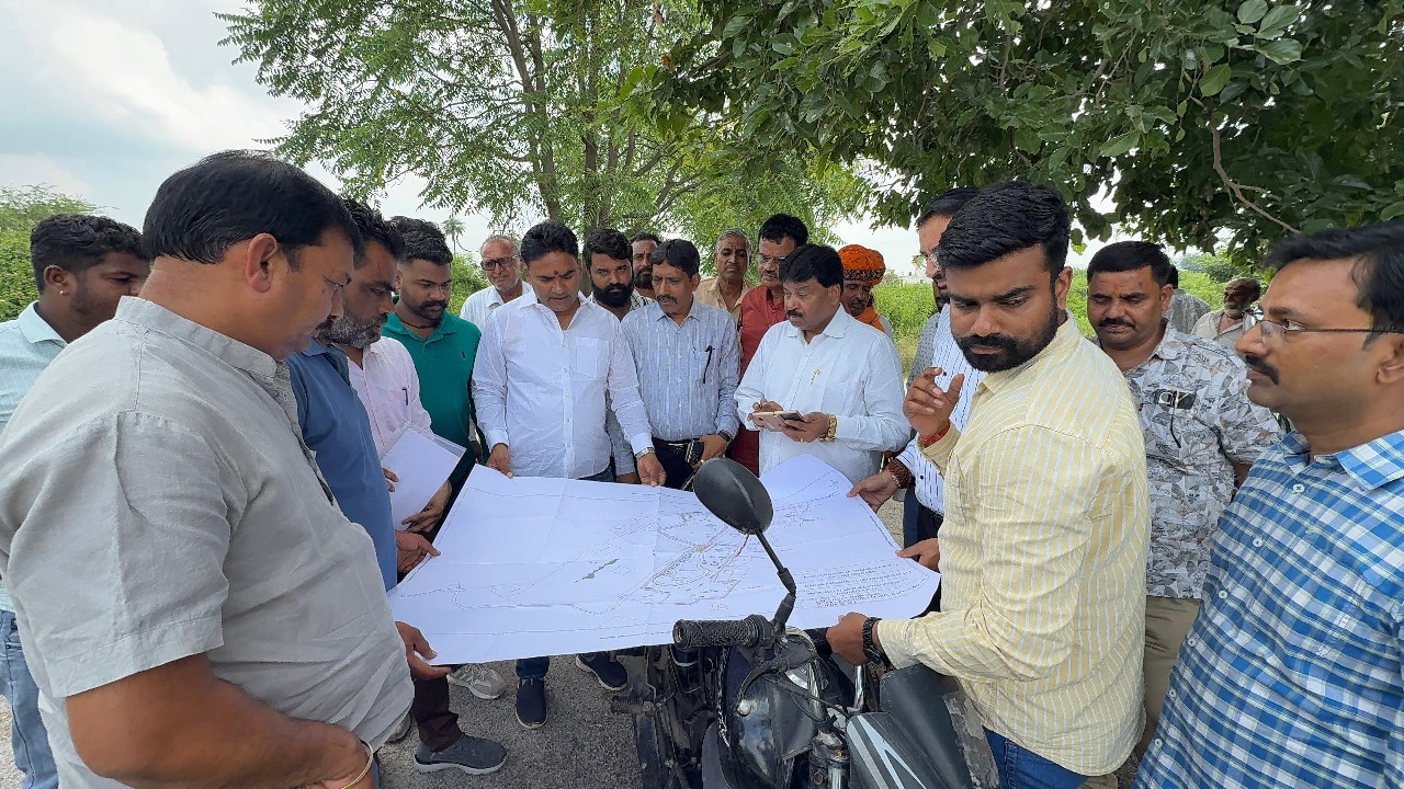 चित्तौड़गढ़ विधायक ने सोमवार को किया झांझरिया तालाब का अवलोकन।
