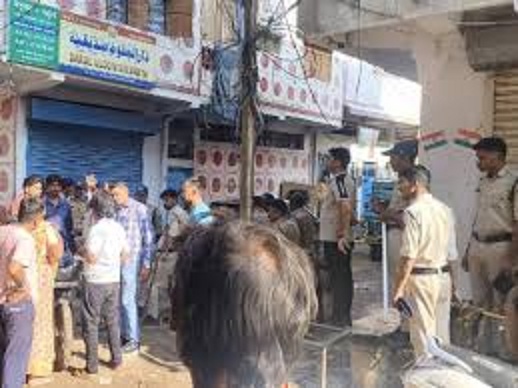 बजरंग दल कार्यकर्ताओं ने मांस से भरा लोडिंग ऑटो पकड़ा