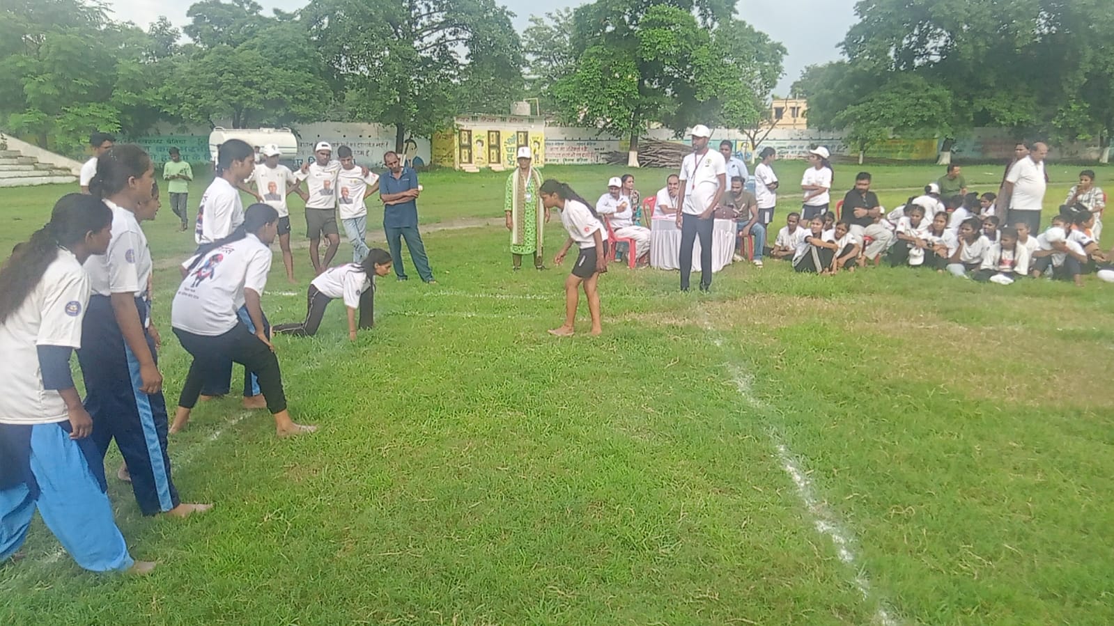 जिला स्तरीय मशाल खेल प्रतियोगिता का बेतियाश में भारंभ