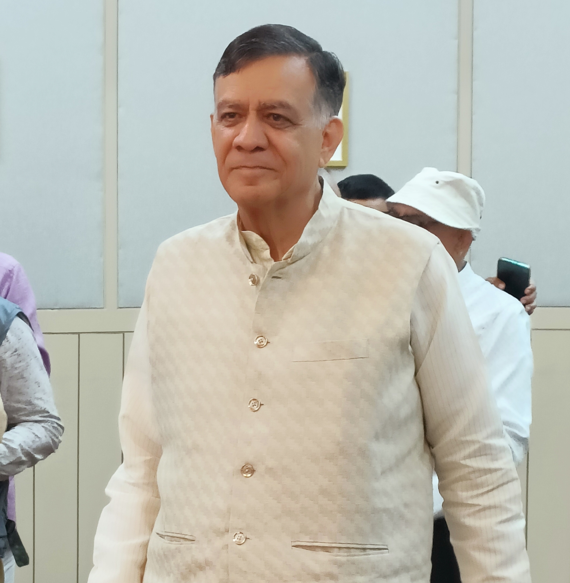 विधानसभा अध्यक्ष सतीश महाना