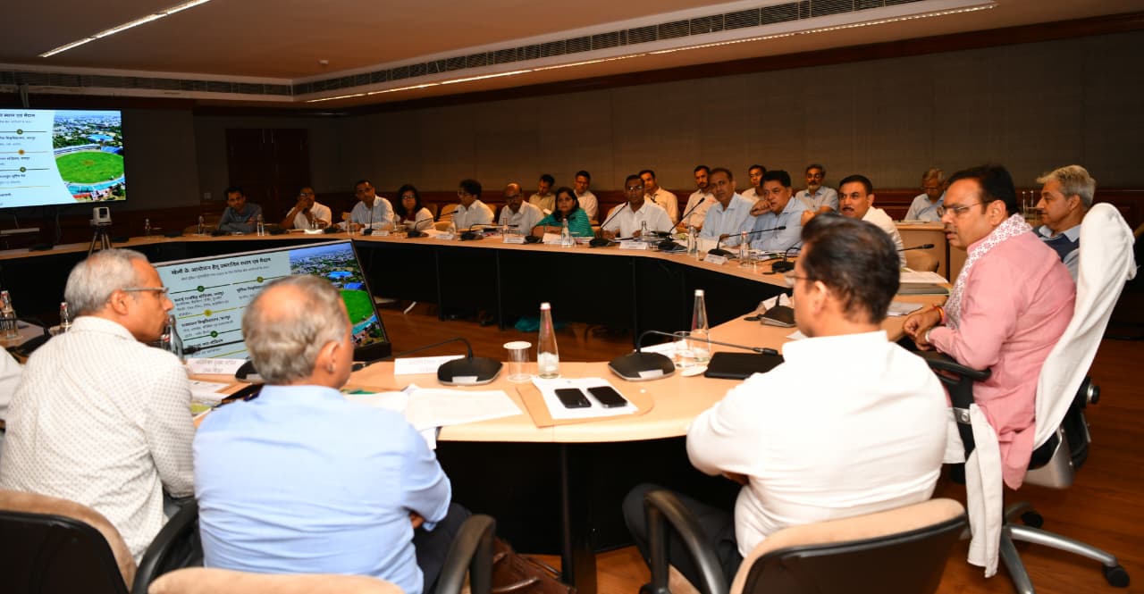खेलो इंडिया यूनिवर्सिटी गेम्स - 2025 बैठक लेते हुए सीएम शर्मा।