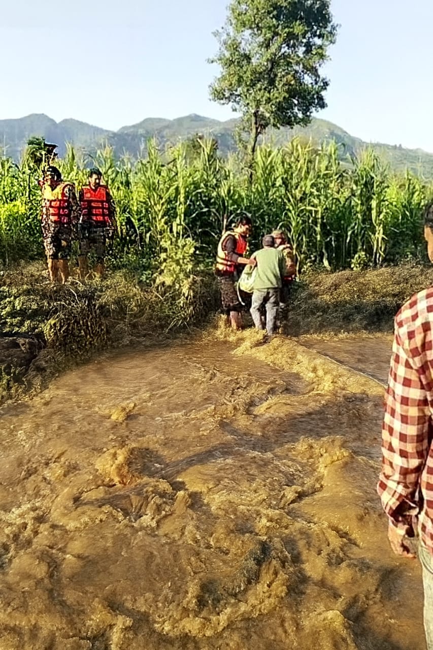 पुंछ में भारतीय सेना ने बचाई 7 जिंदगियां, समय रहते किया रेस्क्यू ऑपरेशन