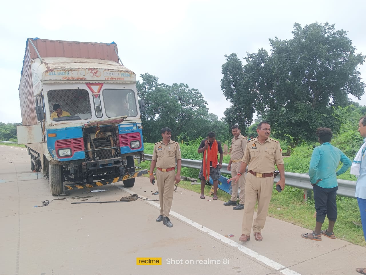 छानबीन करती ड्रमंडगंज पुलिस।