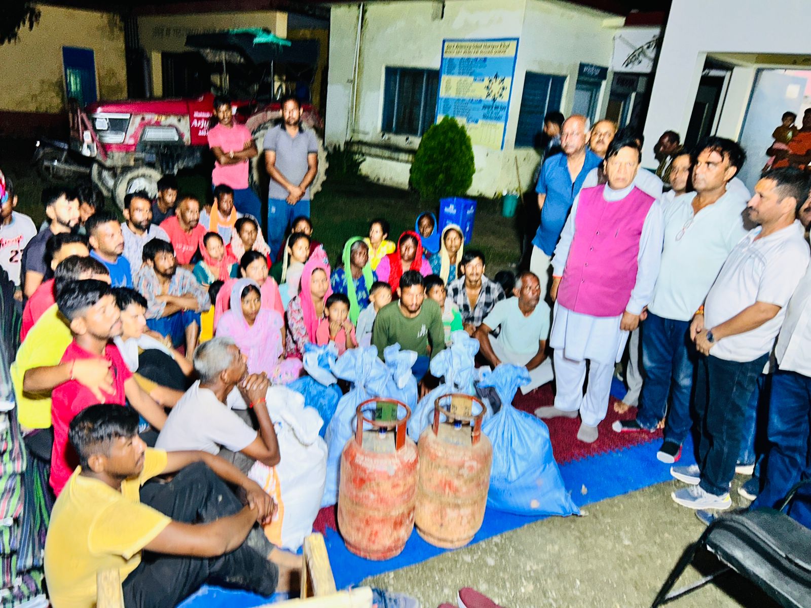 बिन्दल अगड़ीवाला आपदा प्रभावितों की मदद करने पहुंचे,दुख की इस घड़ी में हम आपदा प्रभावितों के साथ खड़े हैं-डा. बिन्दल
