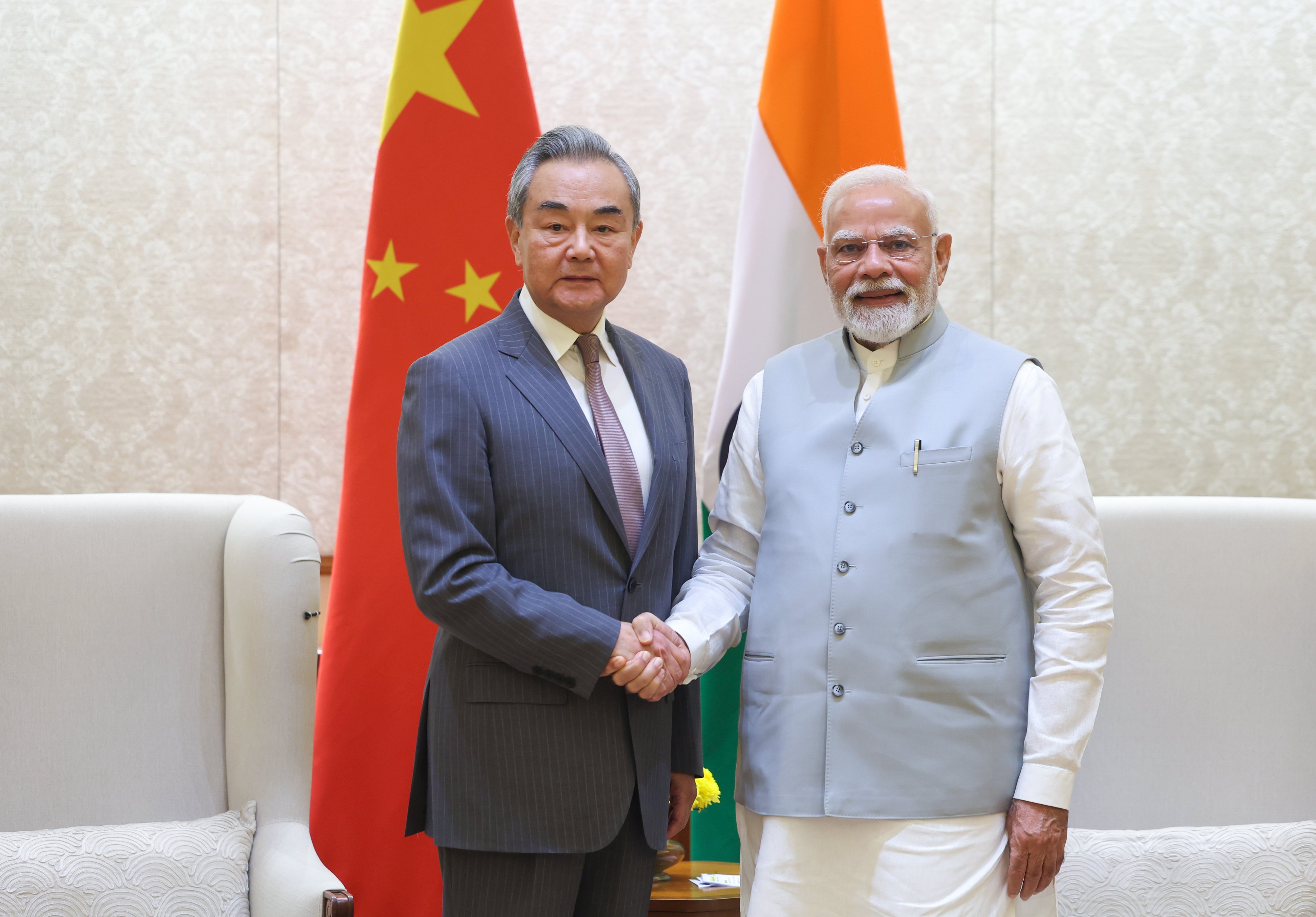 वांग यी से प्रधानमंत्री मोदी की मुलाकात का चित्र