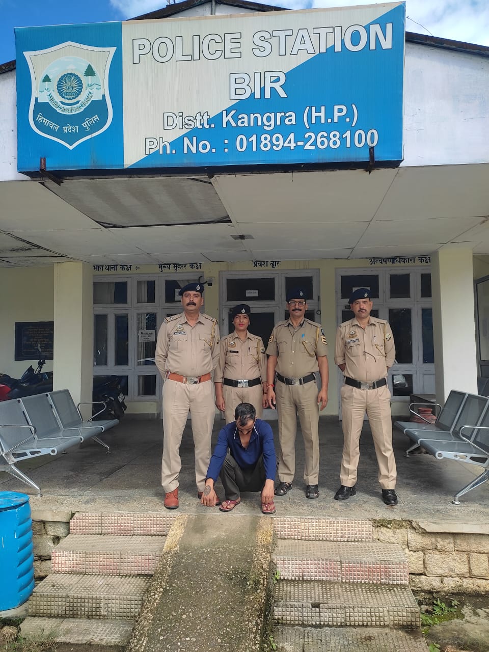 बीड़ पुलिस द्वारा चरस के साथ पकड़ा गया आरोपी।
