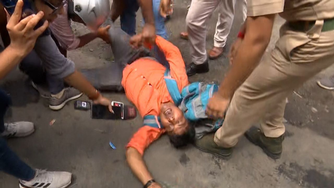 नियुक्ति के मांग पर शिक्षकों  की गिरफ्तारी