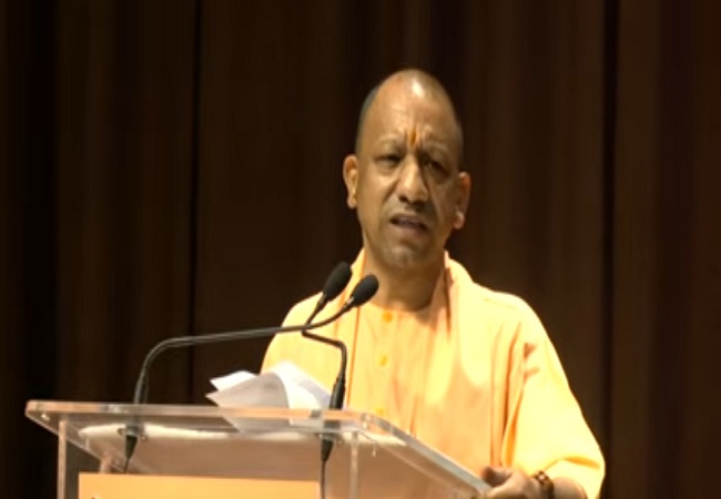 फाेरेंसिक साइंस इंस्टीट्यूट में सेमिनार को संबोधित करते मुख्यमंत्री योगी फाेरेंसिक साइंस इंस्टीट्यूट में सेमिनार को संबोधित करते मुख्यमंत्री योगी