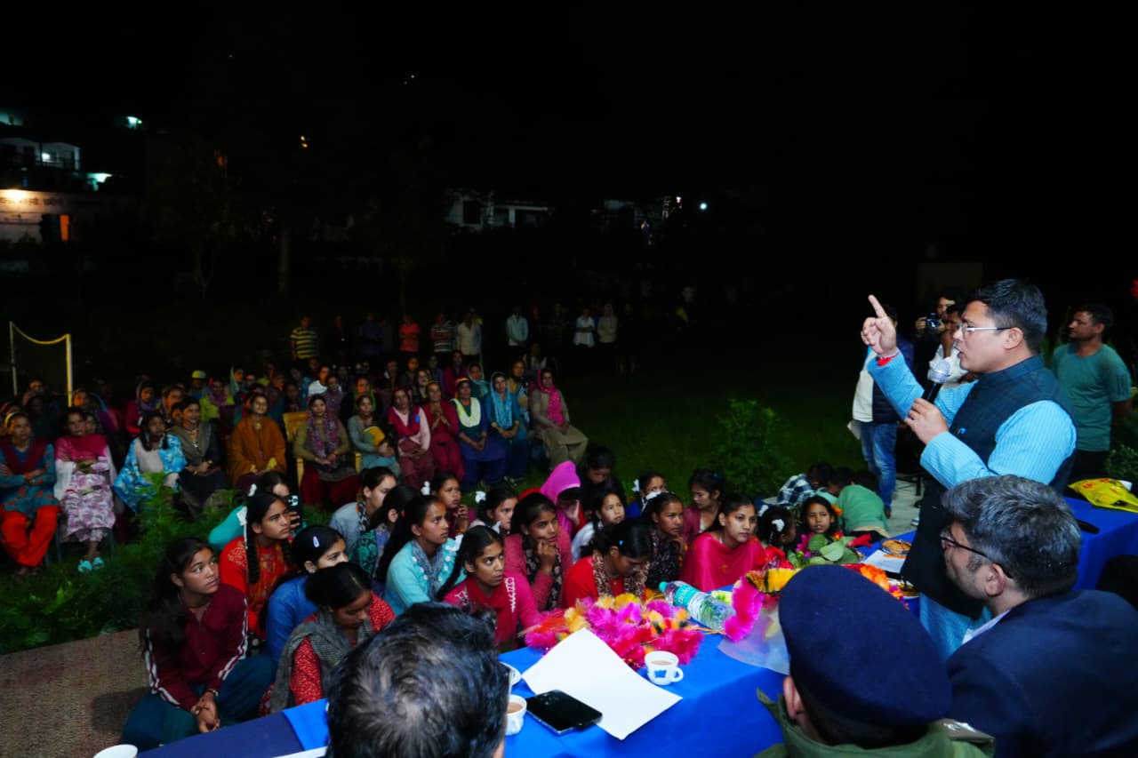 मालसी ग्राम सभा में रात्रि ग्राम चौपाल मालसी ग्राम सभा में रात्रि ग्राम चौपाल