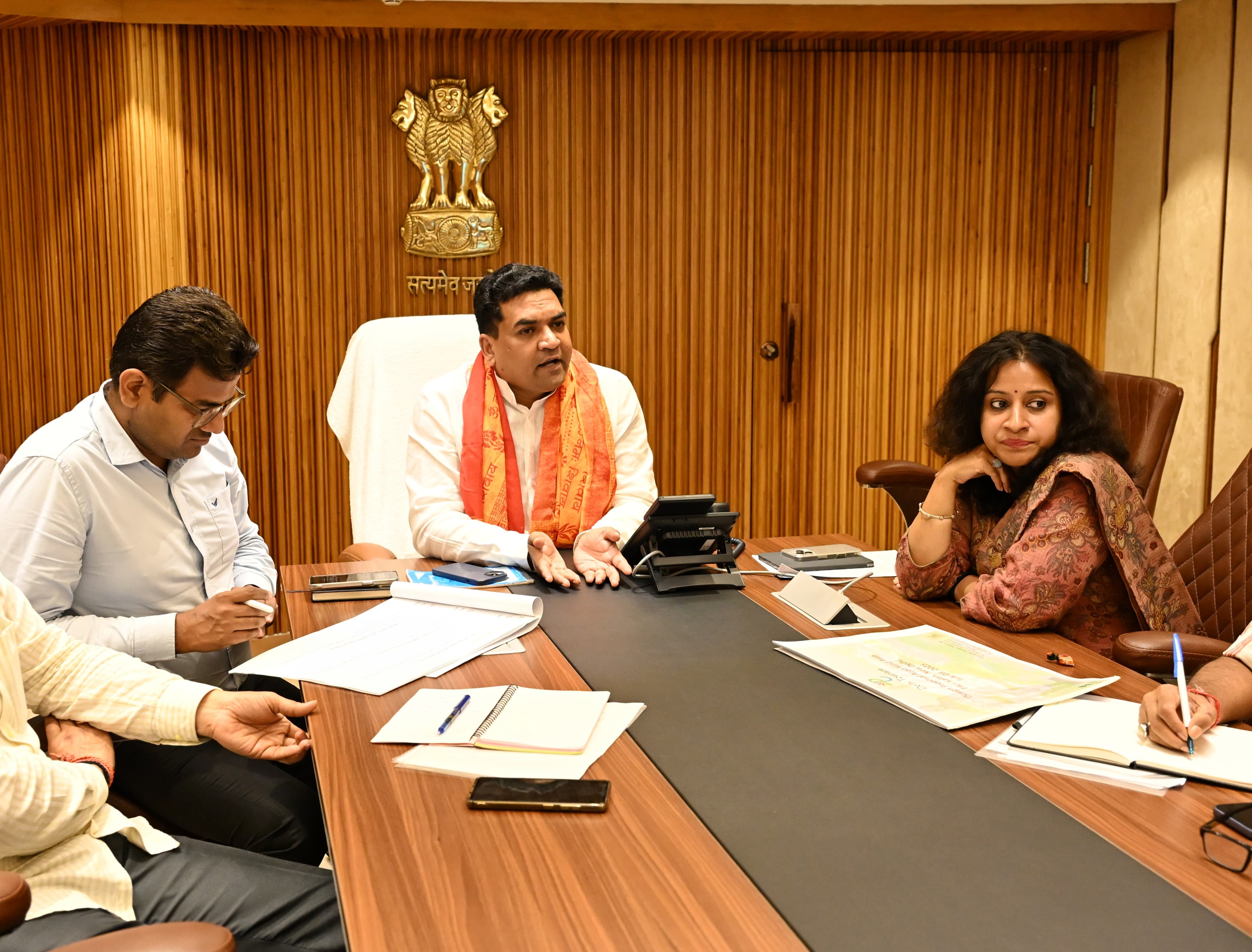 दिल्ली पर्यटन एवं परिवहन विकास निगम के वरिष्ठ अधिकारियों के साथ मॉडल टाउन नैनी झील परियोजना पर बुधवार को समीक्षा बैठक करते मंत्री कपिल मिश्रा दिल्ली पर्यटन एवं परिवहन विकास निगम के वरिष्ठ अधिकारियों के साथ मॉडल टाउन नैनी झील परियोजना पर बुधवार को समीक्षा बैठक करते मंत्री कपिल मिश्रा