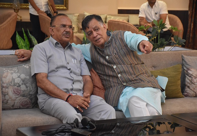 राजस्थान विधान सभा अध्यक्ष पहुंचे यूपी विधान सभा राजस्थान विधान सभा अध्यक्ष पहुंचे यूपी विधान सभा