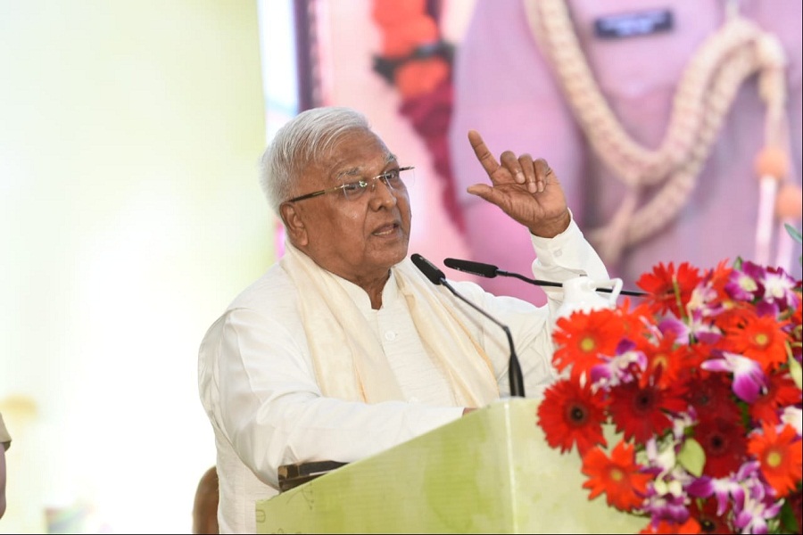 सिकल सैल एनीमिया प्रबंधन” पर मण्डला में हुई कार्यशाला को संबोधित करते हुए राज्यपाल