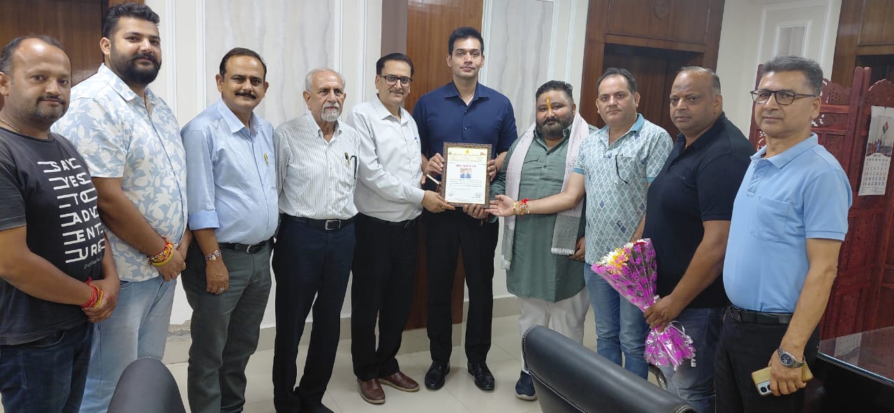 राष्ट्रीय परशुराम परिषद ने जम्मू उपायुक्त डॉ. राकेश मिन्हास से की मुलाकात