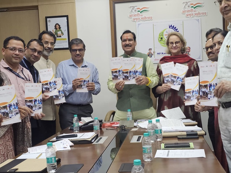 यूएनएफपीए की साझेदारी पर आधारित ब्रोशर का विमोचन यूएनएफपीए की साझेदारी पर आधारित ब्रोशर का विमोचन