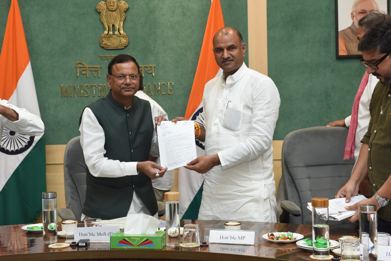 चित्तौड़गढ़ सांसद ने नई अफीम पॉलिसी को लेकर हुई बैठक में दिए सुझाव।