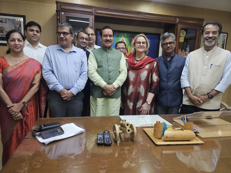यूएनएफपीए की साझेदारी पर आधारित ब्रोशर का विमोचन यूएनएफपीए की साझेदारी पर आधारित ब्रोशर का विमोचन