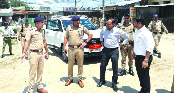 निरीक्षण करते डीएम व एसएसपी निरीक्षण करते डीएम व एसएसपी