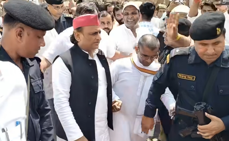 पूर्व मुख्यमंत्री अखिलेश यादव पूर्व मुख्यमंत्री अखिलेश यादव
