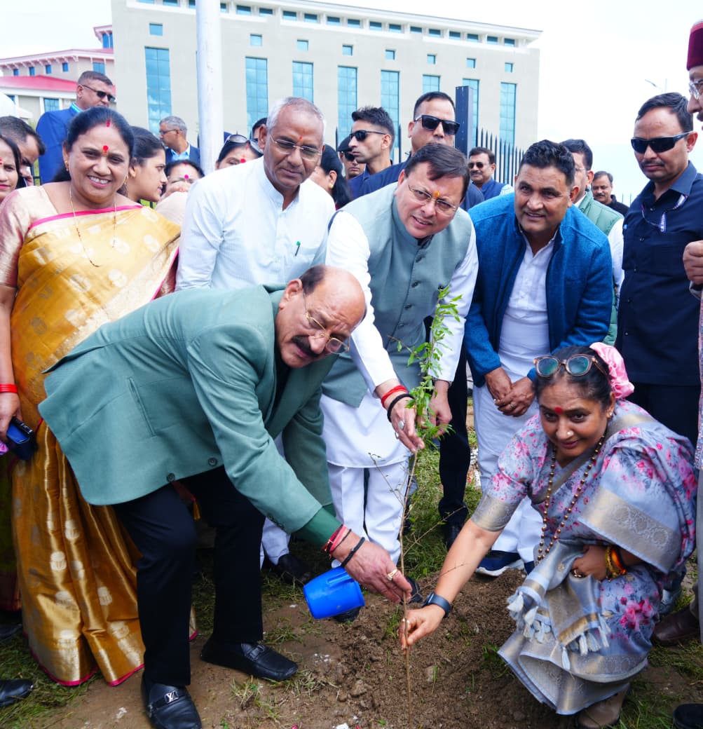 मुख्यमंत्री और विधानसभा अध्यक्ष एक पेड़ मां के नाम” अभियान के तहत पौधरोपण करते। मुख्यमंत्री और विधानसभा अध्यक्ष एक पेड़ मां के नाम” अभियान के तहत पौधरोपण करते।