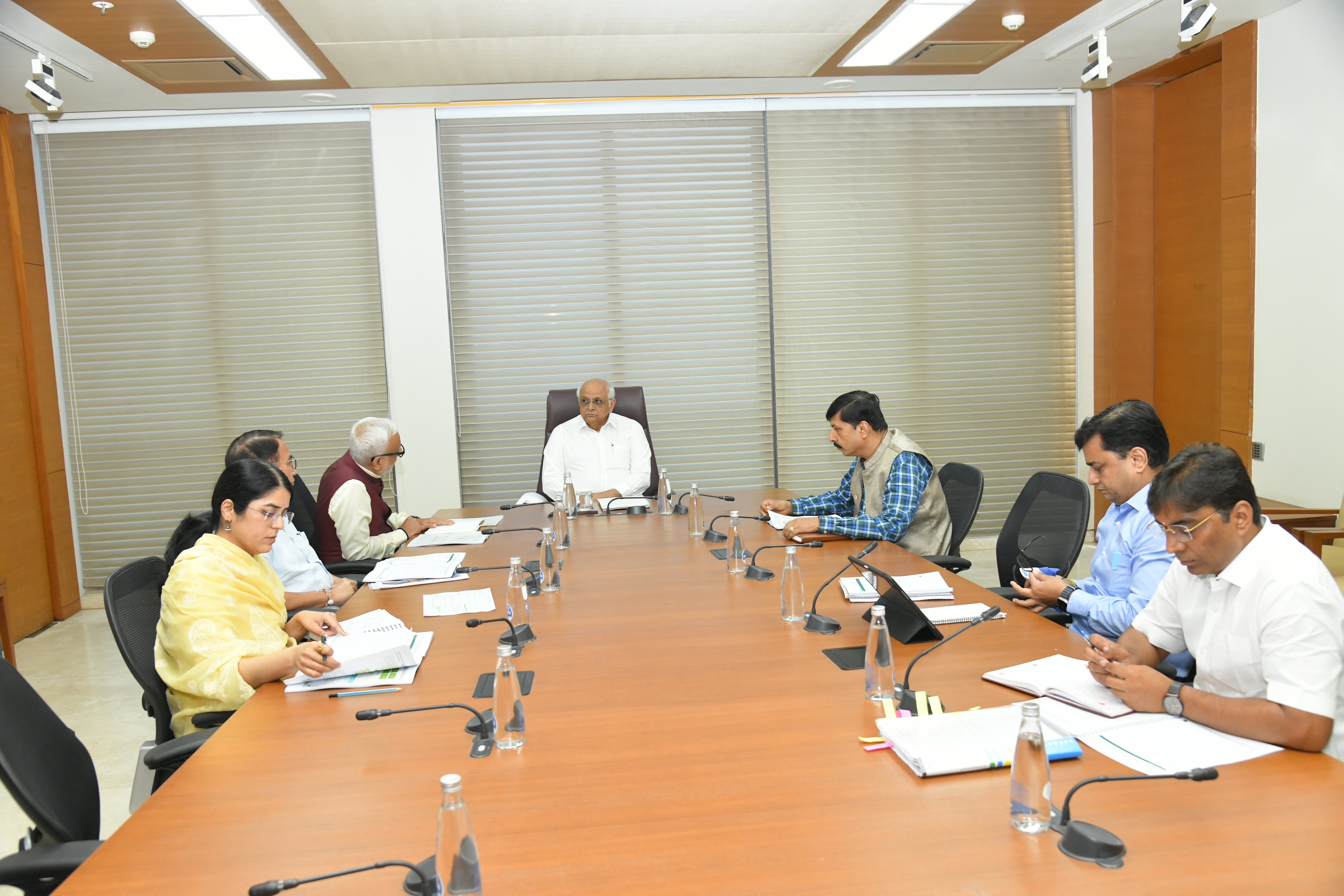 गुजरात प्रशासनिक सुधार आयोग की चौथी रिपोर्ट मुख्यमंत्री भूपेंद्र पटेल को सौंपी गई गुजरात प्रशासनिक सुधार आयोग की चौथी रिपोर्ट मुख्यमंत्री भूपेंद्र पटेल को सौंपी गई