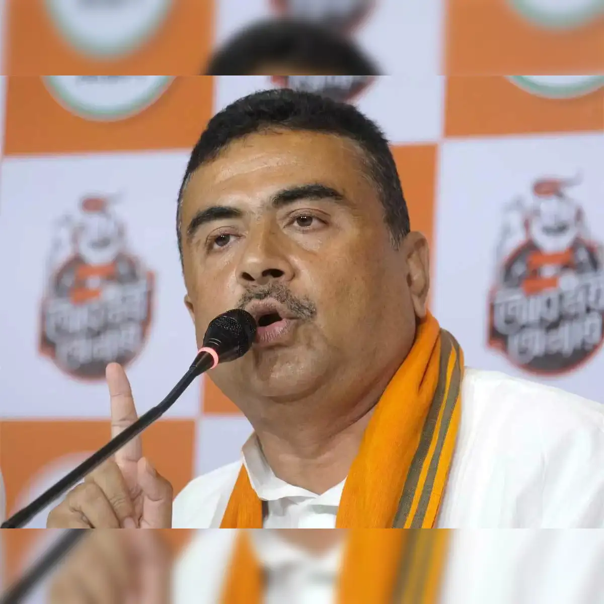 अभिषेक बनर्जी के भारी जीत पर शुभेंदु अधिकारी ने उठाए प्रश्न अभिषेक बनर्जी के भारी जीत पर शुभेंदु अधिकारी ने उठाए प्रश्न