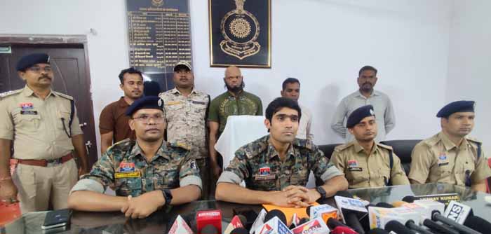 चचेरे भाई की हत्या के लिए दी सुपारी, दो आरोपित गिरफ्तार