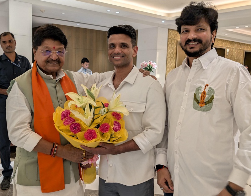 कैलाश विजयवर्गीय ने दिल्ली में ग्रुप कैप्टन शुभांशु शुक्ला का किया अभिनंदन कैलाश विजयवर्गीय ने दिल्ली में ग्रुप कैप्टन शुभांशु शुक्ला का किया अभिनंदन