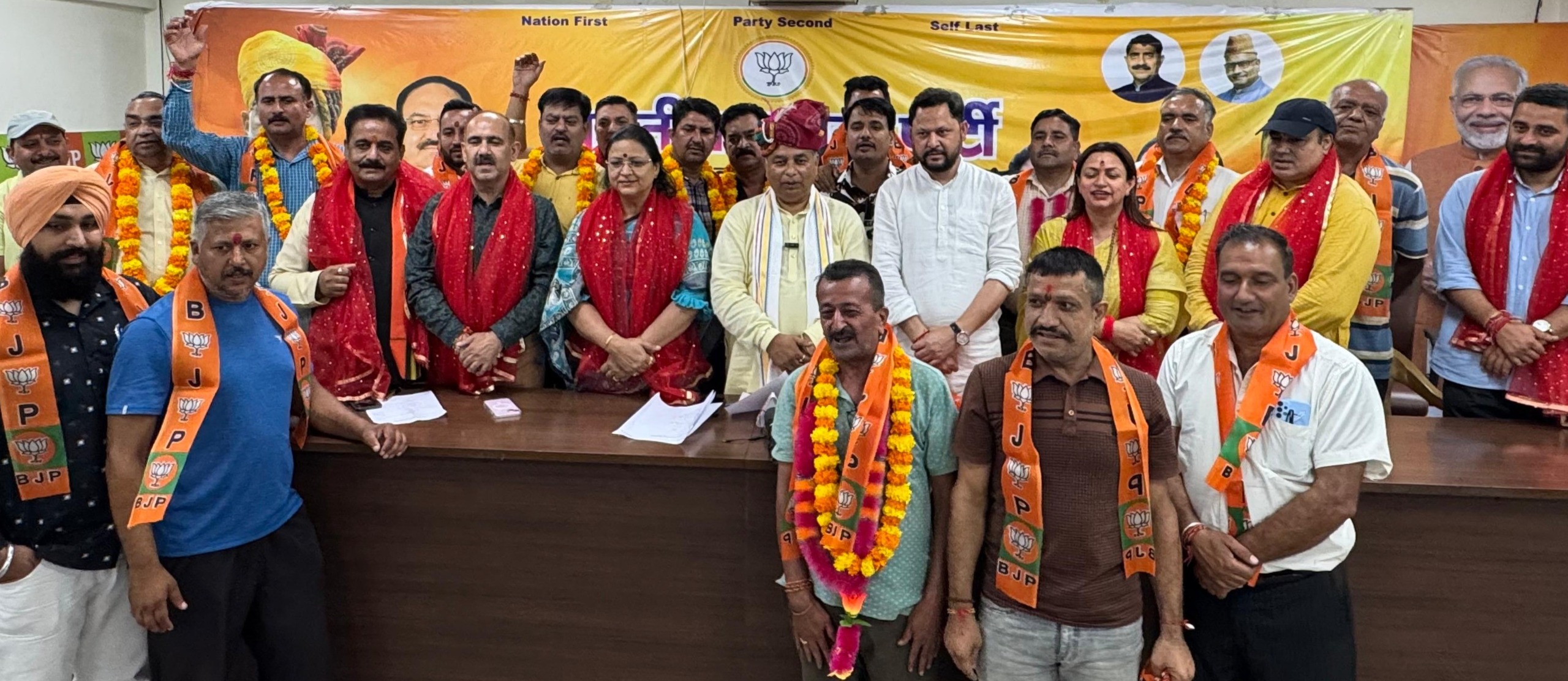 प्रमुख ट्रांसपोर्टर भाजपा में शामिल, सत शर्मा ने कहा कि पार्टी सभी क्षेत्रों में विश्वास हासिल कर रही है