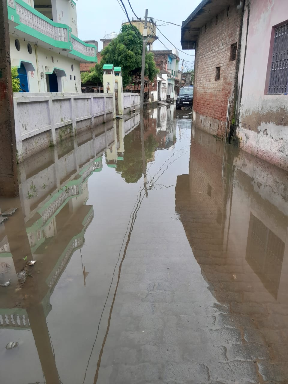 फोटो - बारिश के पानी से भरी गालिया फोटो - बारिश के पानी से भरी गालिया
