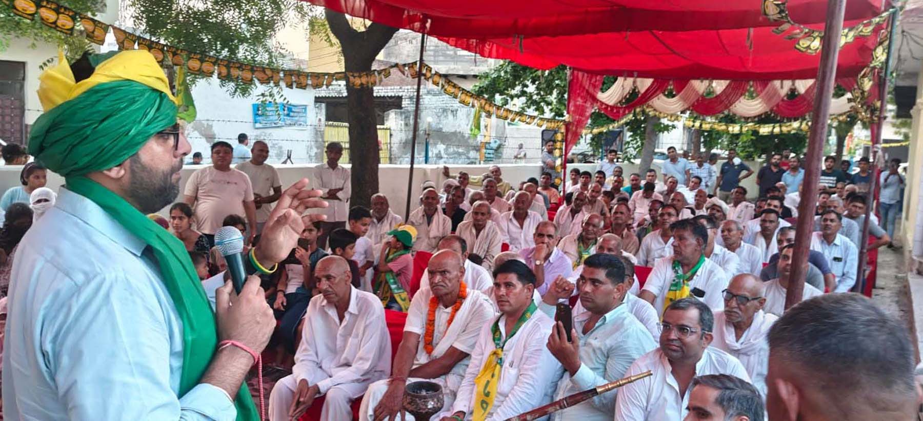 गुरुग्राम में युवा जोड़ो अभियान के तहत सभा को संबोधित करते जेजेपी के युवा प्रदेश अध्यक्ष दिग्विजय सिंह चौटाला। गुरुग्राम में युवा जोड़ो अभियान के तहत सभा को संबोधित करते जेजेपी के युवा प्रदेश अध्यक्ष दिग्विजय सिंह चौटाला।