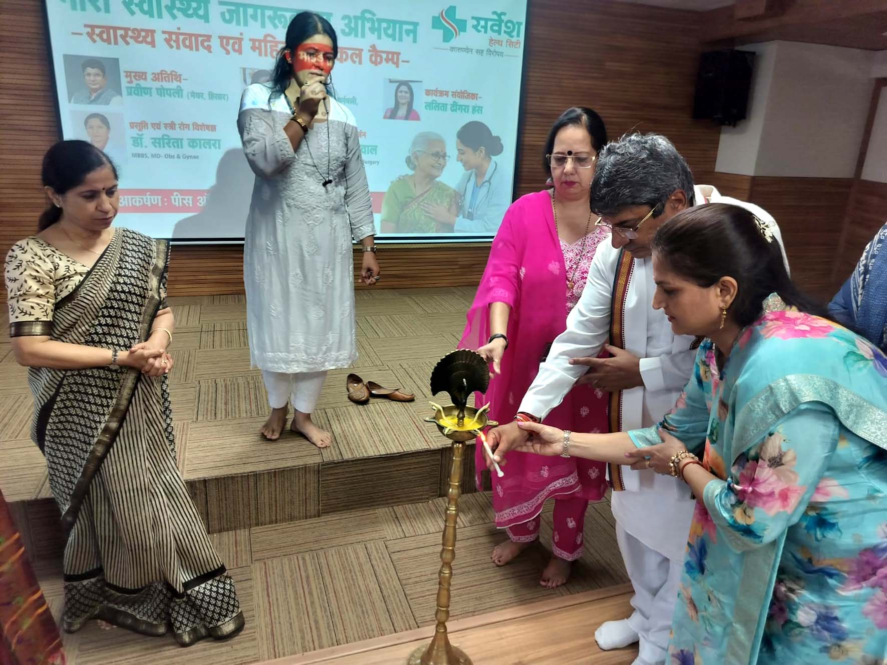 कैंप का शुभारंभ करते मेयर प्रवीण पोपली। कैंप का शुभारंभ करते मेयर प्रवीण पोपली।